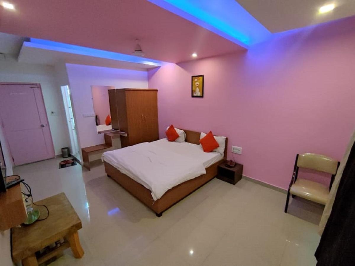 Hotel Krishna Pardi Экстерьер фото